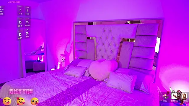 Snapshot of Afroditas_11 chatting on March 18, 12:41 pm Afroditas 11 online show from March 18, 12:41 pm