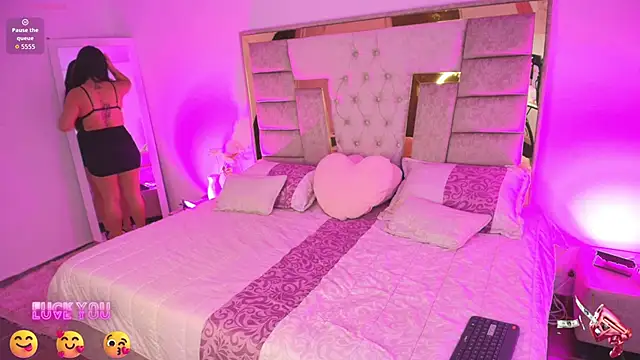 Snapshot of Afroditas_11 chatting on March 23, 12:42 pm Afroditas 11 online show from March 23, 12:42 pm