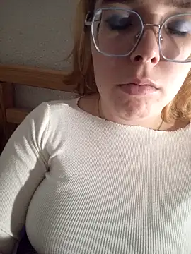 kitsuneniki online show from March 17, 7:28 pm