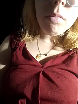 kitsuneniki online show from March 18, 10:57 pm