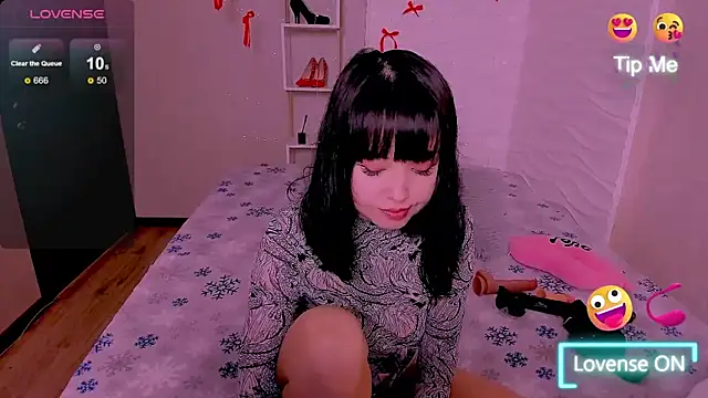 Snapshot of Akiko_Yun chatting on April 23, 11:42 am Akiko Yun online show from April 23, 11:42 am