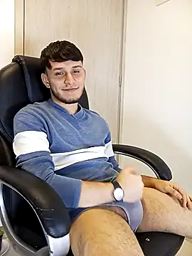 Snapshot of TommyYoung77 chatting on March 18, 5:54 am TommyYoung77 online show from March 18, 5:54 am