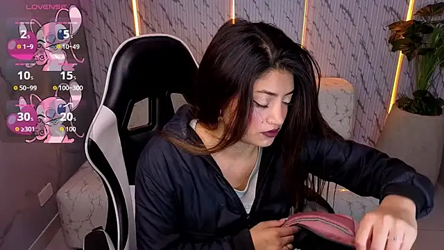 Snapshot of Lia_queen_tx chatting on March 22, 2:37 am Lia queen tx online show from March 22, 2:37 am