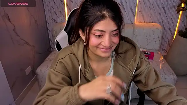 Snapshot of Lia_queen_tx chatting on March 27, 3:01 am Lia queen tx online show from March 27, 3:01 am