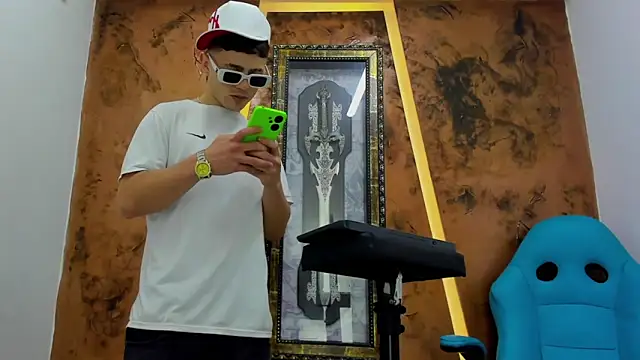 Snapshot of Jhotonex2 chatting on March 20, 3:33 am Jhotonex2 online show from March 20, 3:33 am