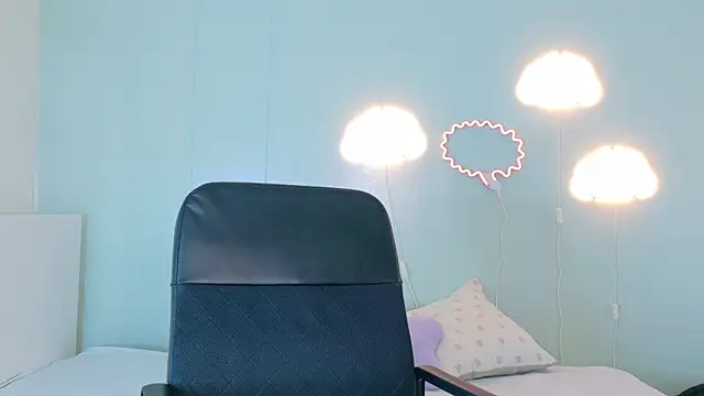 TaniaTaylor   online show from March 26, 11:38 am