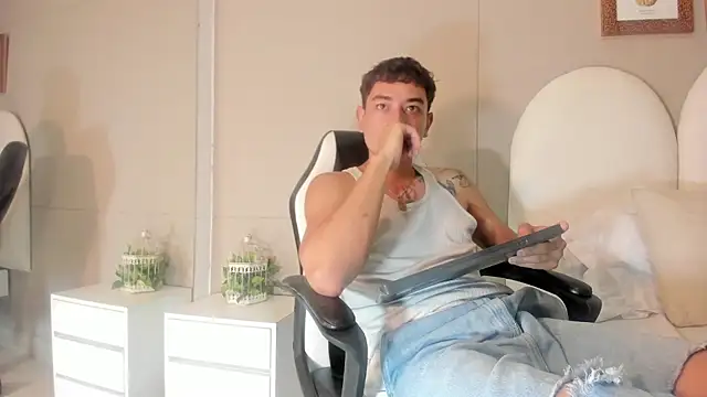 Thiago 2003  online show from March 24, 7:30 pm