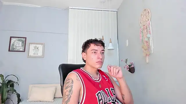 Thiago 2003  online show from March 25, 12:22 pm