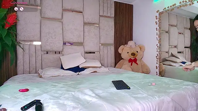 Snapshot of Zoe-_-din chatting on March 18, 2:58 am Zoe- -din online show from March 18, 2:58 am