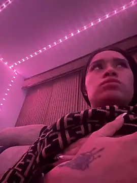 Snapshot of Zoe-_-din chatting on March 31, 5:30 am Zoe- -din online show from March 31, 5:30 am