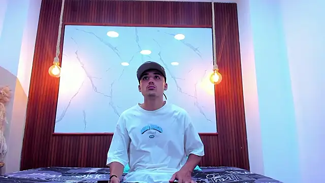 Snapshot of Hadrian_Torres chatting on March 16, 12:53 pm Hadrian Torres online show from March 16, 12:53 pm