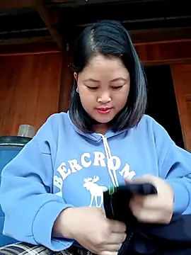 Snapshot of halenka_00 chatting on March 15, 1:33 am halenka 00 online show from March 15, 1:33 am