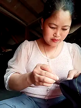 Snapshot of halenka_00 chatting on March 24, 1:43 am halenka 00 online show from March 24, 1:43 am