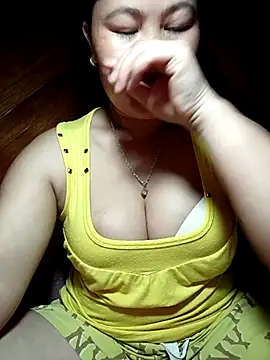 Snapshot of halenka_00 chatting on March 27, 11:43 am halenka 00 online show from March 27, 11:43 am