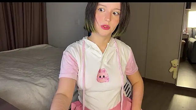 Snapshot of emilyy_xoxo chatting on March 26, 1:44 am emilyy xoxo online show from March 26, 1:44 am