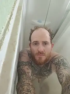 Snapshot of redandjuicy chatting on March 19, 3:10 am redandjuicy online show from March 19, 3:10 am