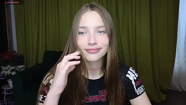 Snapshot of DariaAngels chatting on March 24, 12:43 pm DariaAngels online show from March 24, 12:43 pm