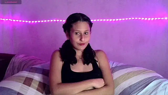 Snapshot of Zoey09 chatting on March 15, 9:21 pm Zoey09 online show from March 15, 9:21 pm