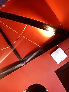 Chloe MagnusKnight  online show from March 19, 11:25 am