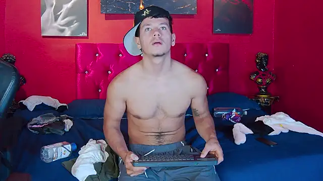 Chloe MagnusKnight  online show from March 21, 4:10 pm