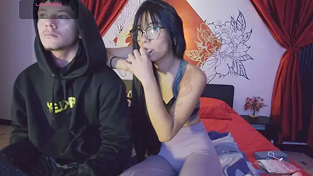 Chloe MagnusKnight  online show from March 28, 12:16 pm