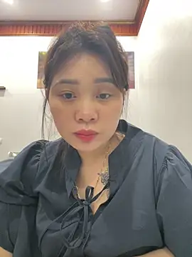 Snapshot of Chin-xinh chatting on March 18, 8:06 am Chin-xinh online show from March 18, 8:06 am