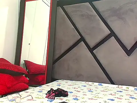 SweetLuna07 online show from March 25, 2:17 am