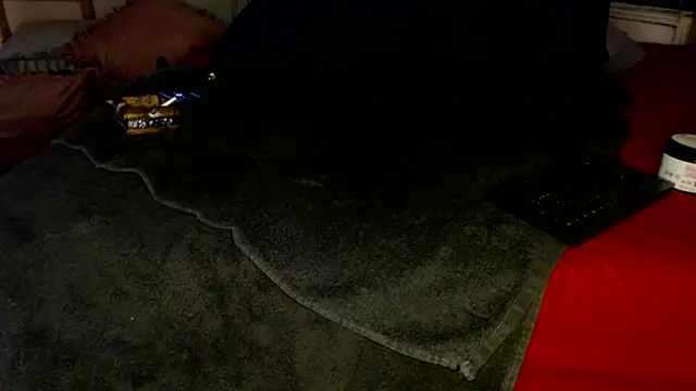 feetandcock85 online show from July 8, 8:46 pm