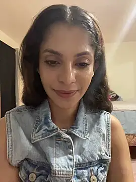 karlatiburcio online show from June 25, 5:12 am