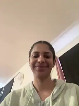 karlatiburcio online show from July 18, 3:49 pm