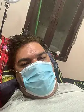 Snapshot of urb0nd chatting on March 25, 2:17 am urb0nd online show from March 25, 2:17 am