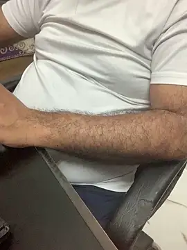 Snapshot of urb0nd chatting on March 26, 12:39 am urb0nd online show from March 26, 12:39 am