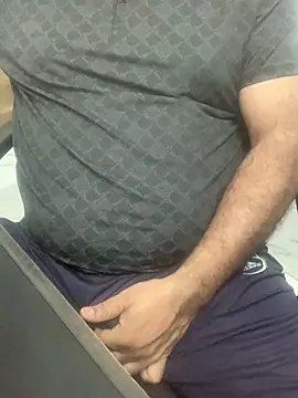 Snapshot of urb0nd chatting on March 28, 7:08 am urb0nd online show from March 28, 7:08 am