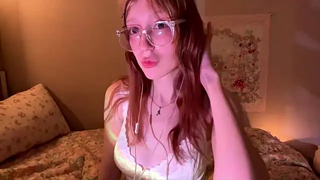 Snapshot of holly_sinner_ chatting on March 28, 12:10 am holly sinner online show from March 28, 12:10 am