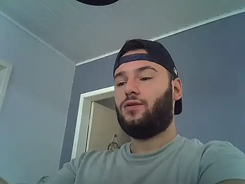 Snapshot of piazaocwb23 chatting on March 27, 2:39 pm piazaocwb23 online show from March 27, 2:39 pm