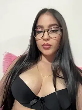 Snapshot of angel_sweet_v chatting on April 10, 12:05 am angel sweet v online show from April 10, 12:05 am