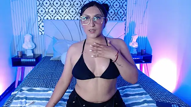 Snapshot of Annie_Brm chatting on March 24, 7:52 pm Annie Brm online show from March 24, 7:52 pm