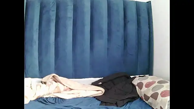 Snapshot of MelaniBbe chatting on March 27, 10:15 am MelaniBbe online show from March 27, 10:15 am