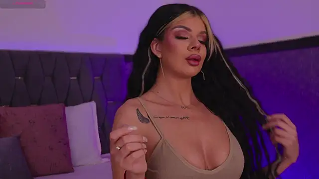 Snapshot of EvieBliss chatting on March 23, 9:02 am EvieBliss online show from March 23, 9:02 am