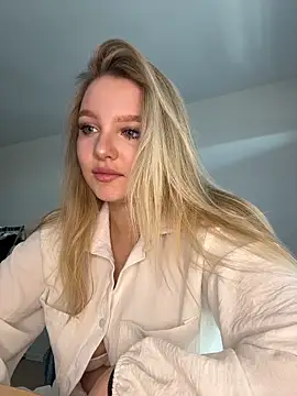 bettyloveu online show from March 24, 11:15 am