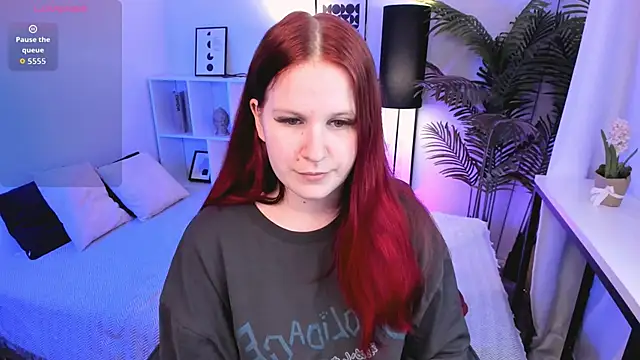 DorothyDorr online show from March 29, 8:31 pm