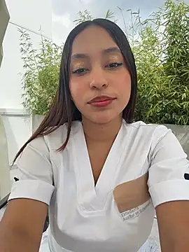 Snapshot of MiaCamille_ chatting on April 15, 7:10 pm MiaCamille online show from April 15, 7:10 pm