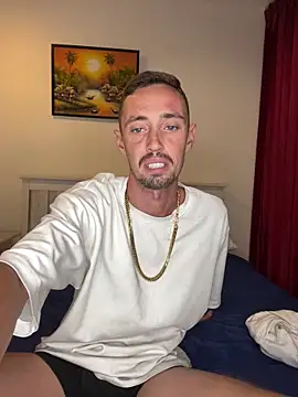 Snapshot of MeJross chatting on March 20, 10:31 am MeJross online show from March 20, 10:31 am