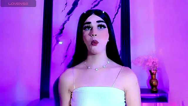 Snapshot of alana_dolls chatting on March 25, 3:56 am alana dolls online show from March 25, 3:56 am