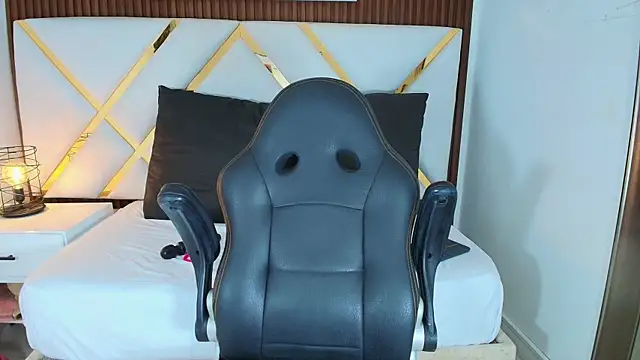 Snapshot of Sluttyysucker_ chatting on March 24, 12:10 pm Sluttyysucker online show from March 24, 12:10 pm