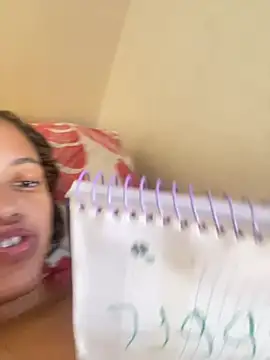 Snapshot of Mayacandy00 chatting on May 4, 6:59 pm Mayacandy00 online show from May 4, 6:59 pm