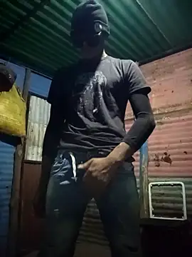 Snapshot of spittingpig1 chatting on March 17, 7:23 am spittingpig1 online show from March 17, 7:23 am