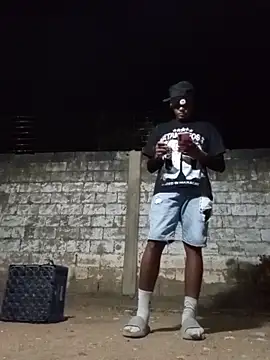 Snapshot of spittingpig1 chatting on March 21, 11:30 pm spittingpig1 online show from March 21, 11:30 pm