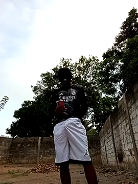 Snapshot of spittingpig1 chatting on March 25, 12:00 pm spittingpig1 online show from March 25, 12:00 pm