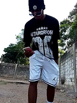 Snapshot of spittingpig1 chatting on March 27, 11:54 am spittingpig1 online show from March 27, 11:54 am